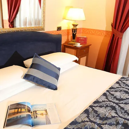 アンティコ パラッツォ ロスピリョージ ホテル 4*