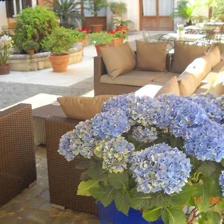 Отель Relais Antico Palazzo Rospigliosi