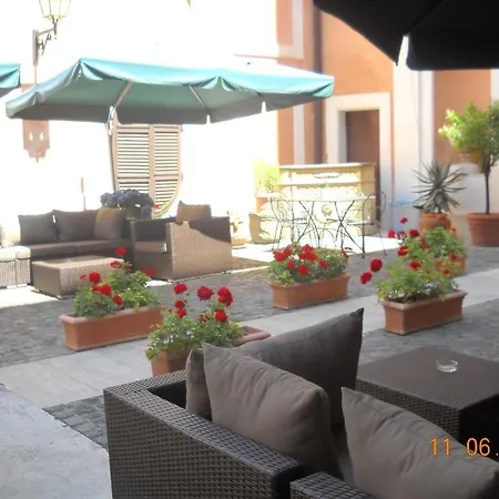 Relais Antico Palazzo Rospigliosi Hotel 4*